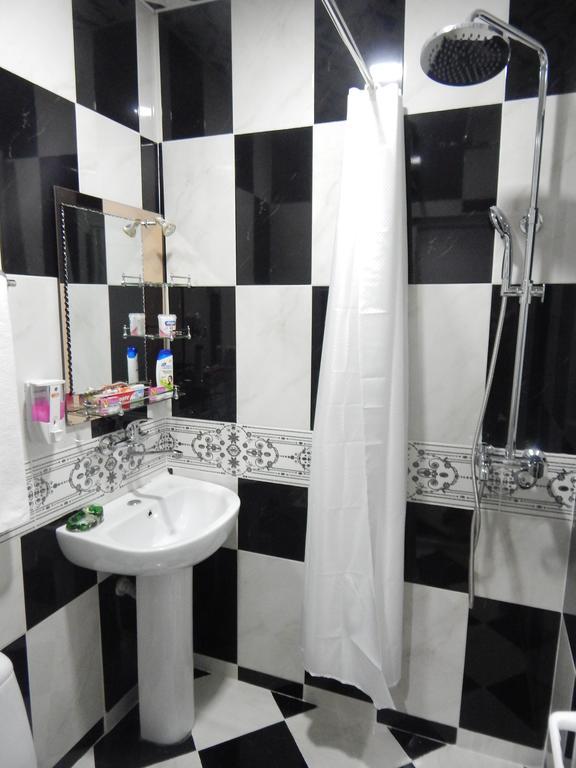 B&B Europa Hotel Kutaisi Exteriör bild