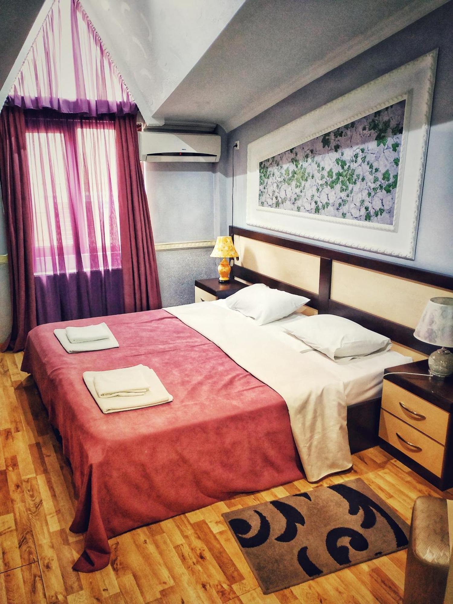 B&B Europa Hotel Kutaisi Exteriör bild