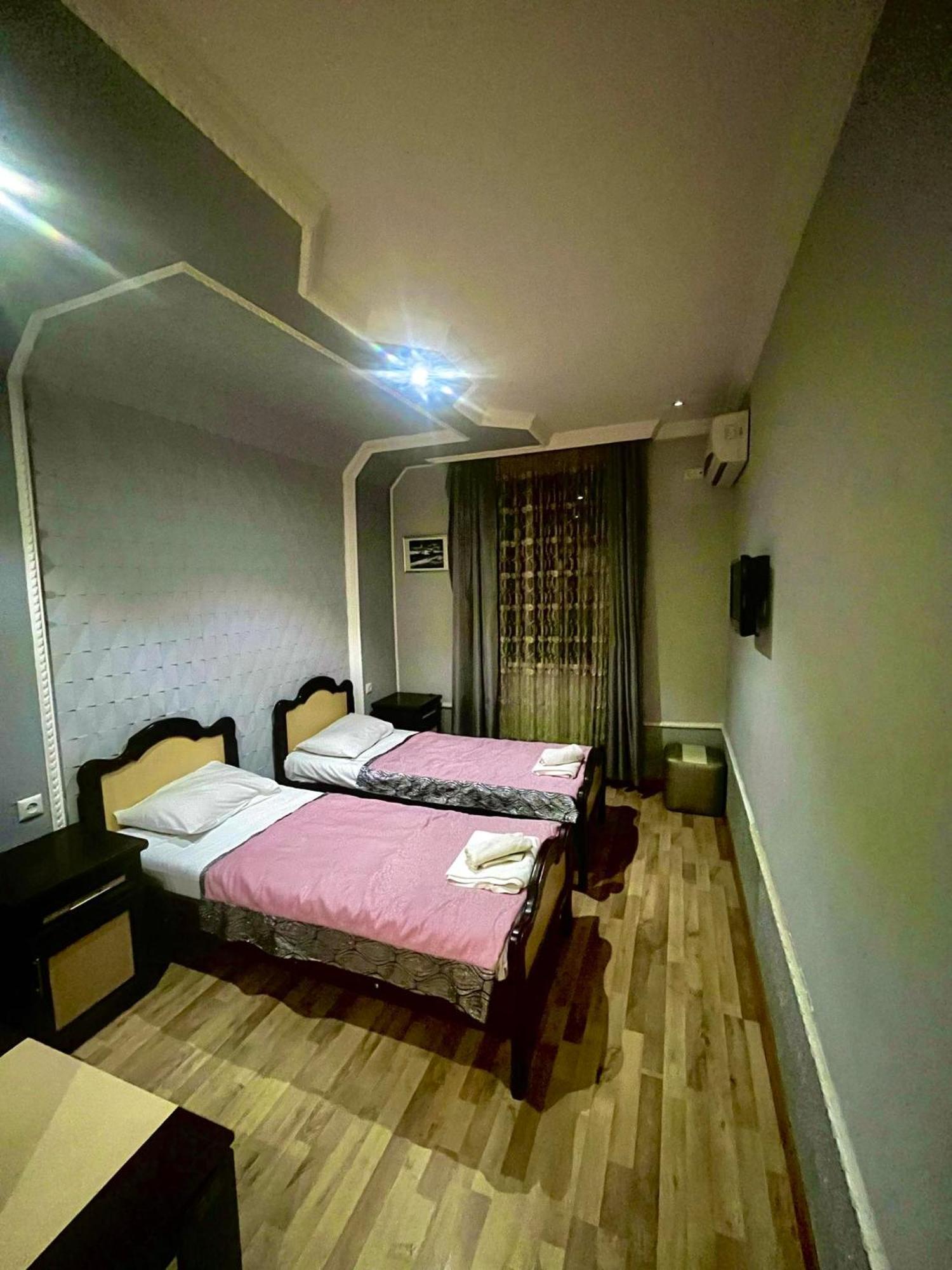 B&B Europa Hotel Kutaisi Exteriör bild