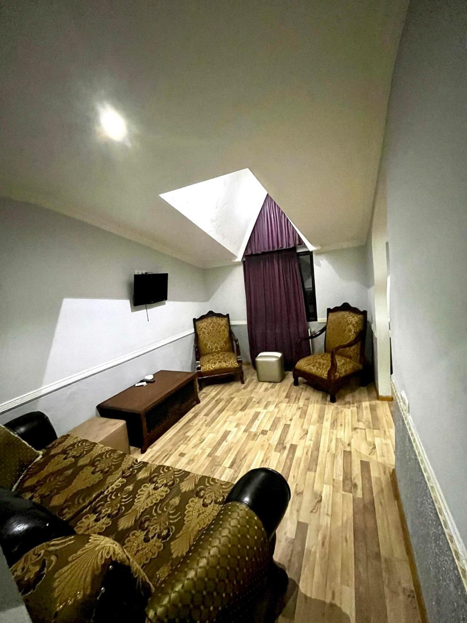 B&B Europa Hotel Kutaisi Exteriör bild