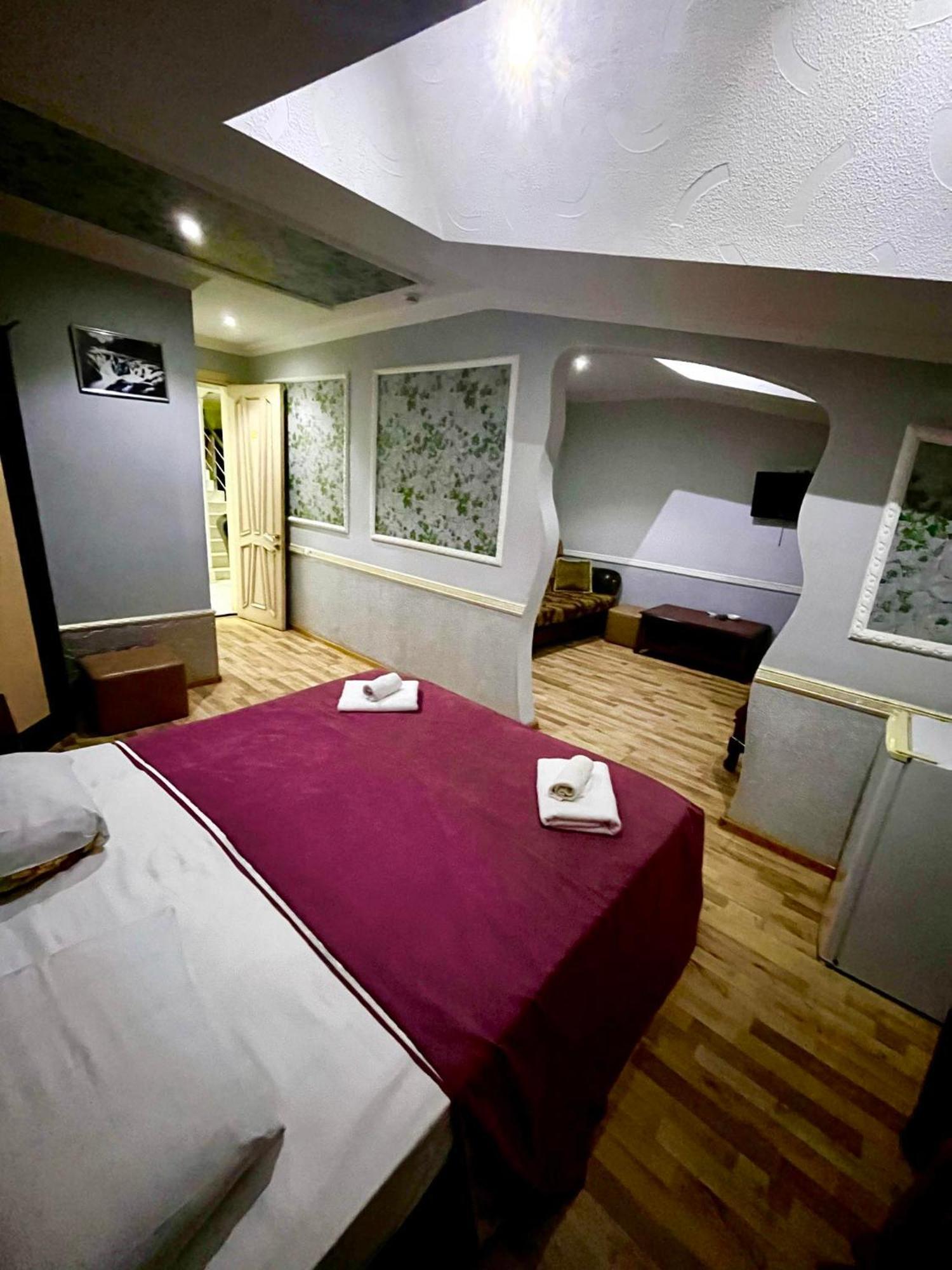 B&B Europa Hotel Kutaisi Exteriör bild