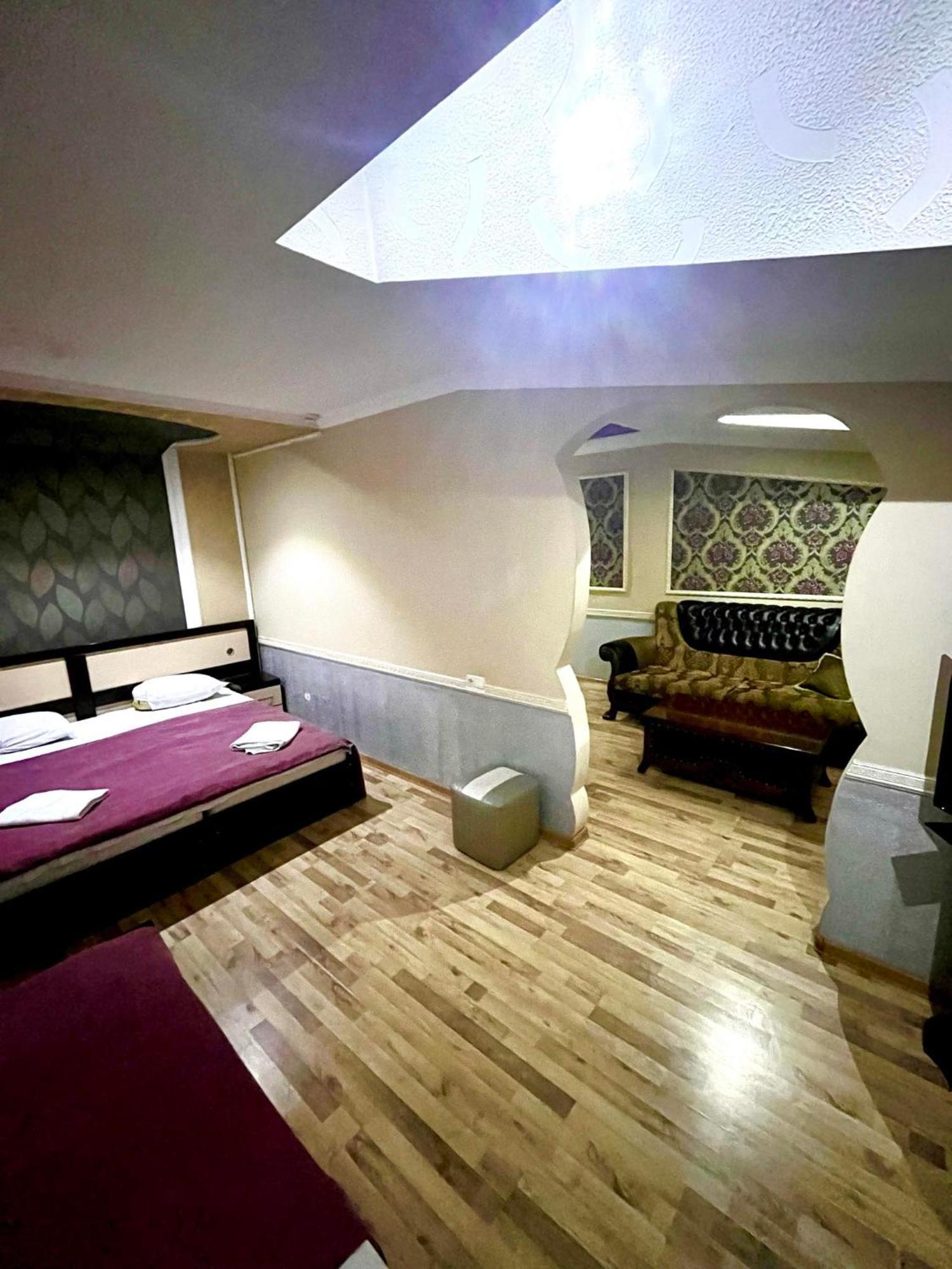 B&B Europa Hotel Kutaisi Exteriör bild