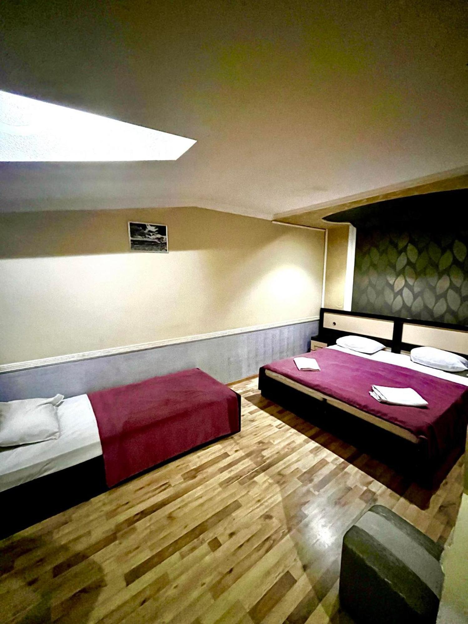 B&B Europa Hotel Kutaisi Exteriör bild
