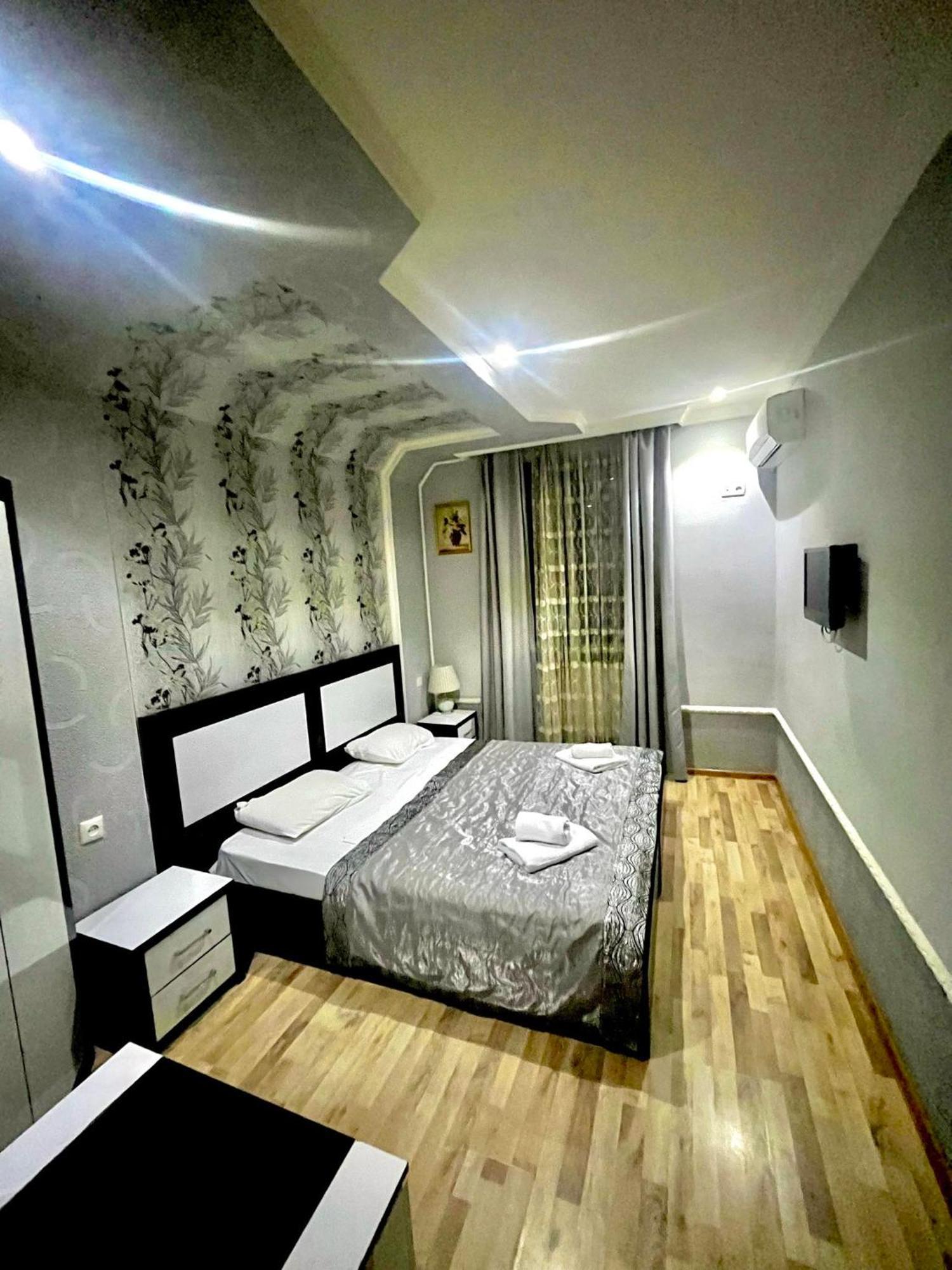 B&B Europa Hotel Kutaisi Exteriör bild