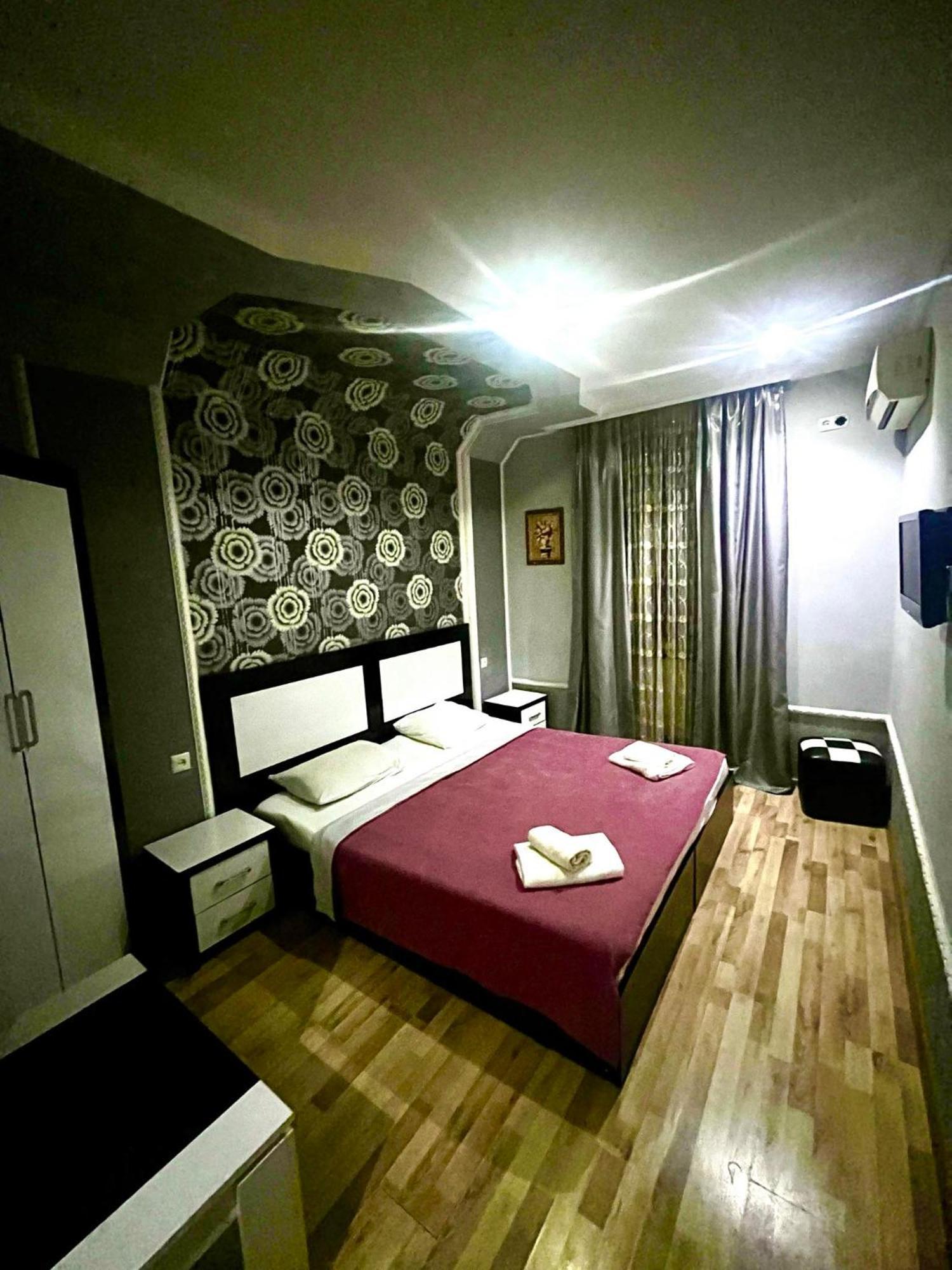 B&B Europa Hotel Kutaisi Exteriör bild