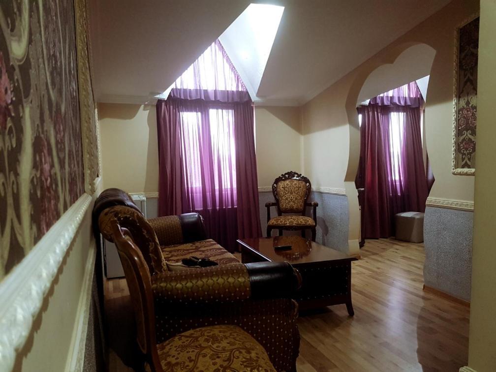 B&B Europa Hotel Kutaisi Exteriör bild