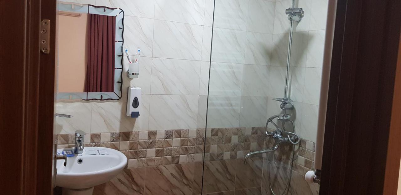 B&B Europa Hotel Kutaisi Exteriör bild