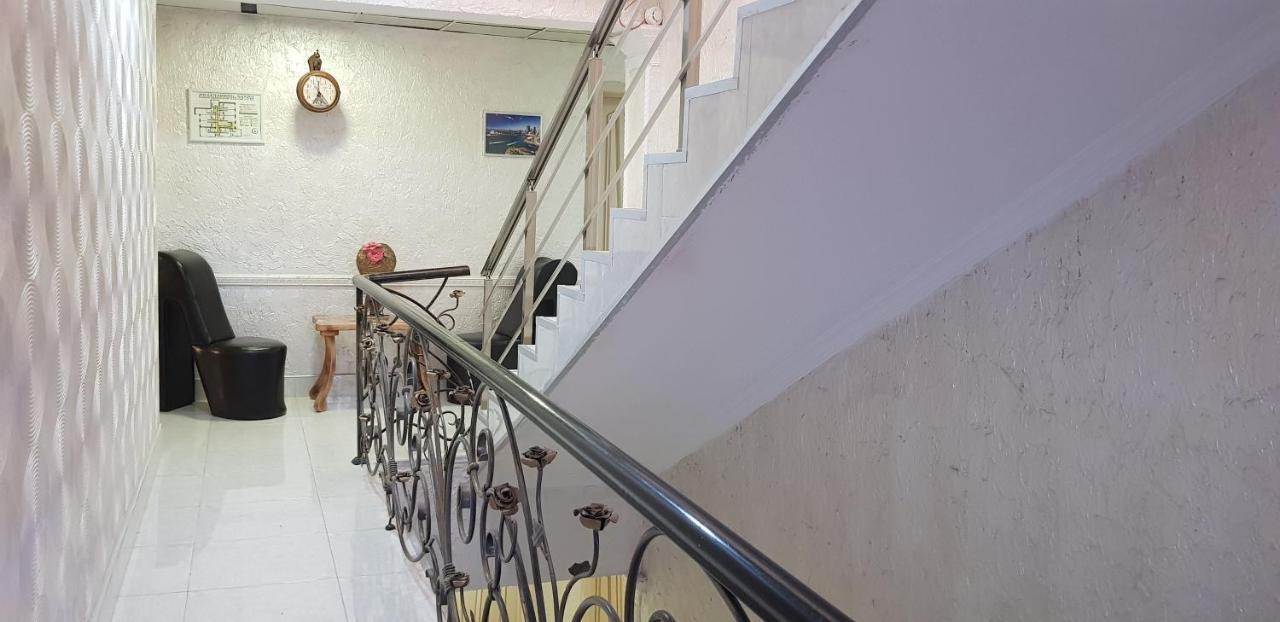 B&B Europa Hotel Kutaisi Exteriör bild