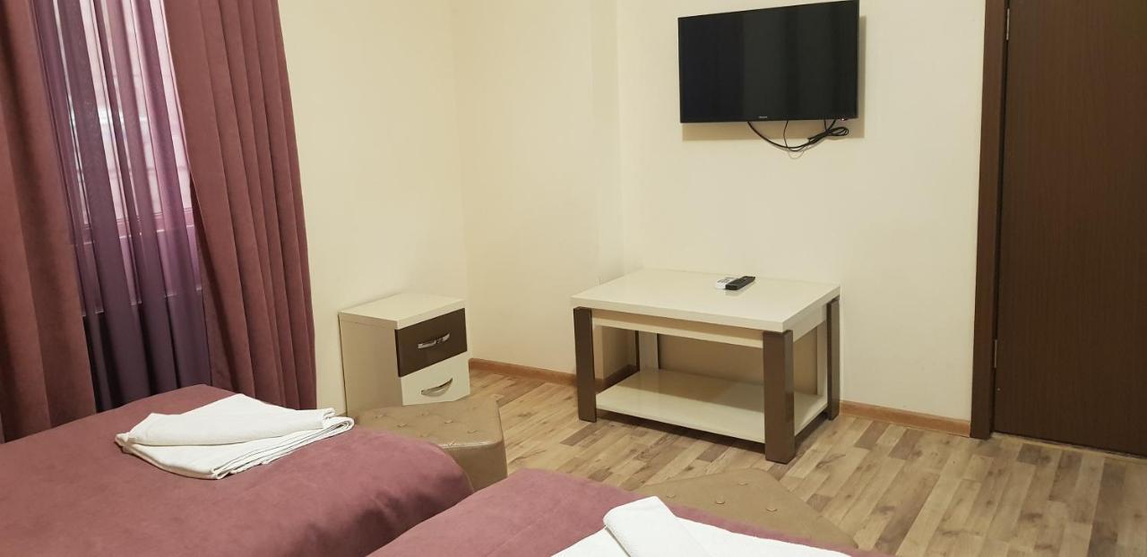 B&B Europa Hotel Kutaisi Exteriör bild